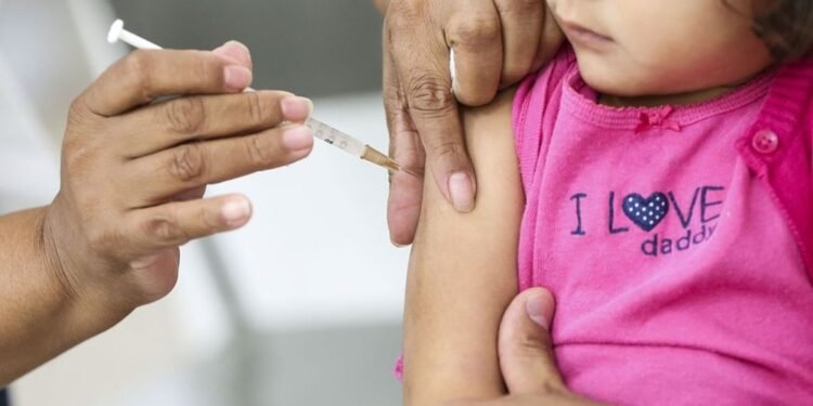 Covid-19: vacinação de crianças começa ainda neste mês