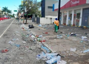 Jogar lixo na rua pode virar multa em Goiânia